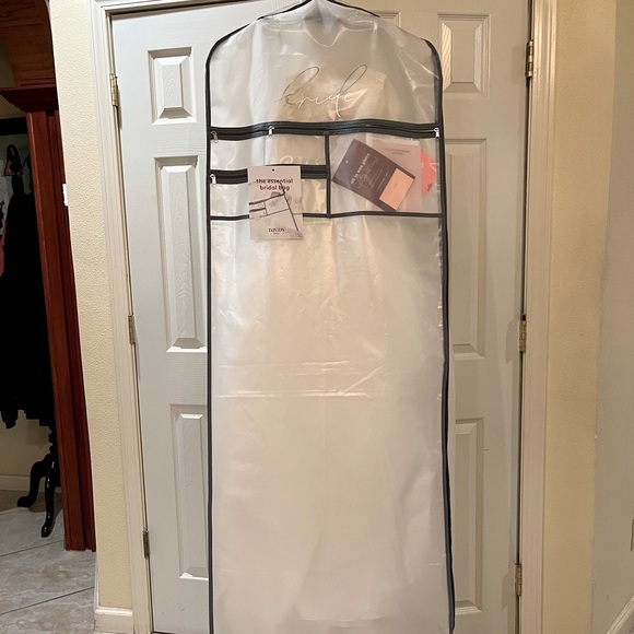 Wedding Dress - Picture 3 of 11